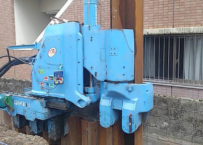 油圧圧入機